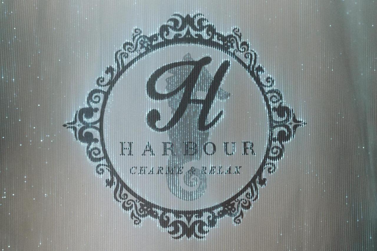 The Harbour - Luxury Living Panzió Trani Kültér fotó